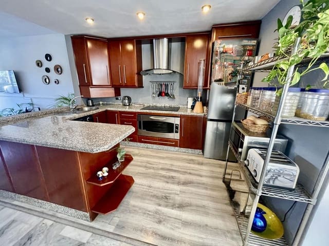 Casa de 3 habitaciones en Benalmádena en venta - 660.000 € (Ref: 9615583)