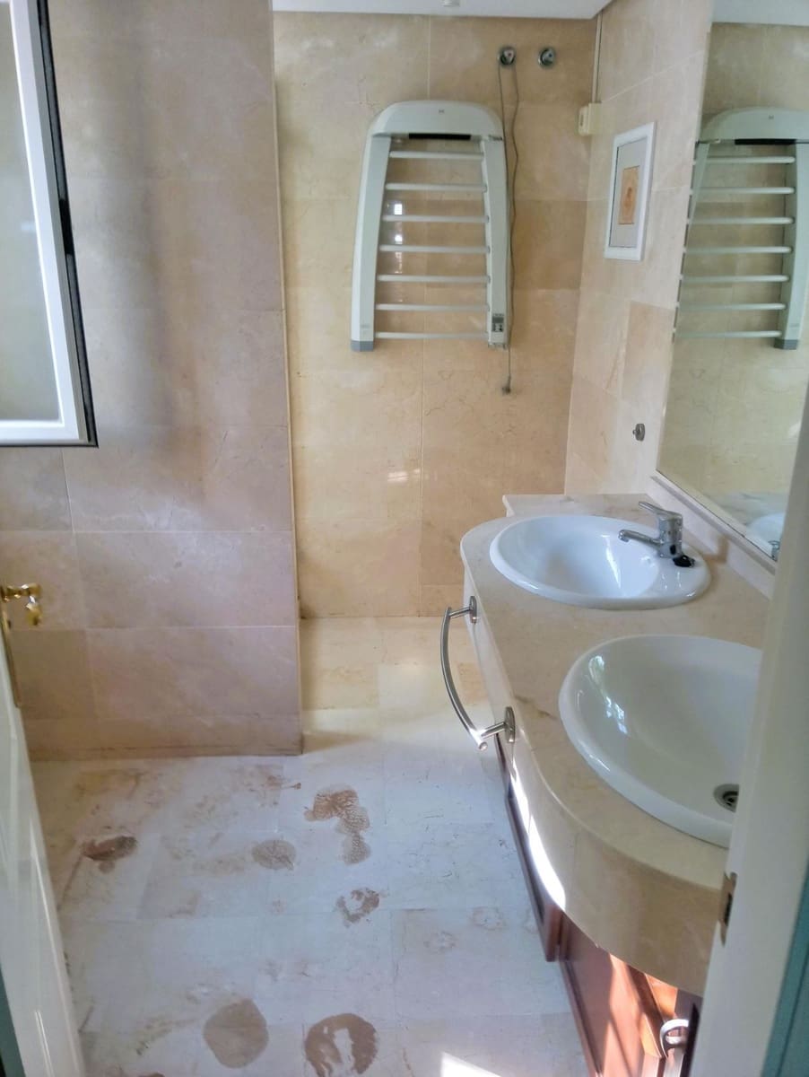 5 chambre Villa/Maison à vendre à Torremolinos - 585 000 € (Ref: 9615584)