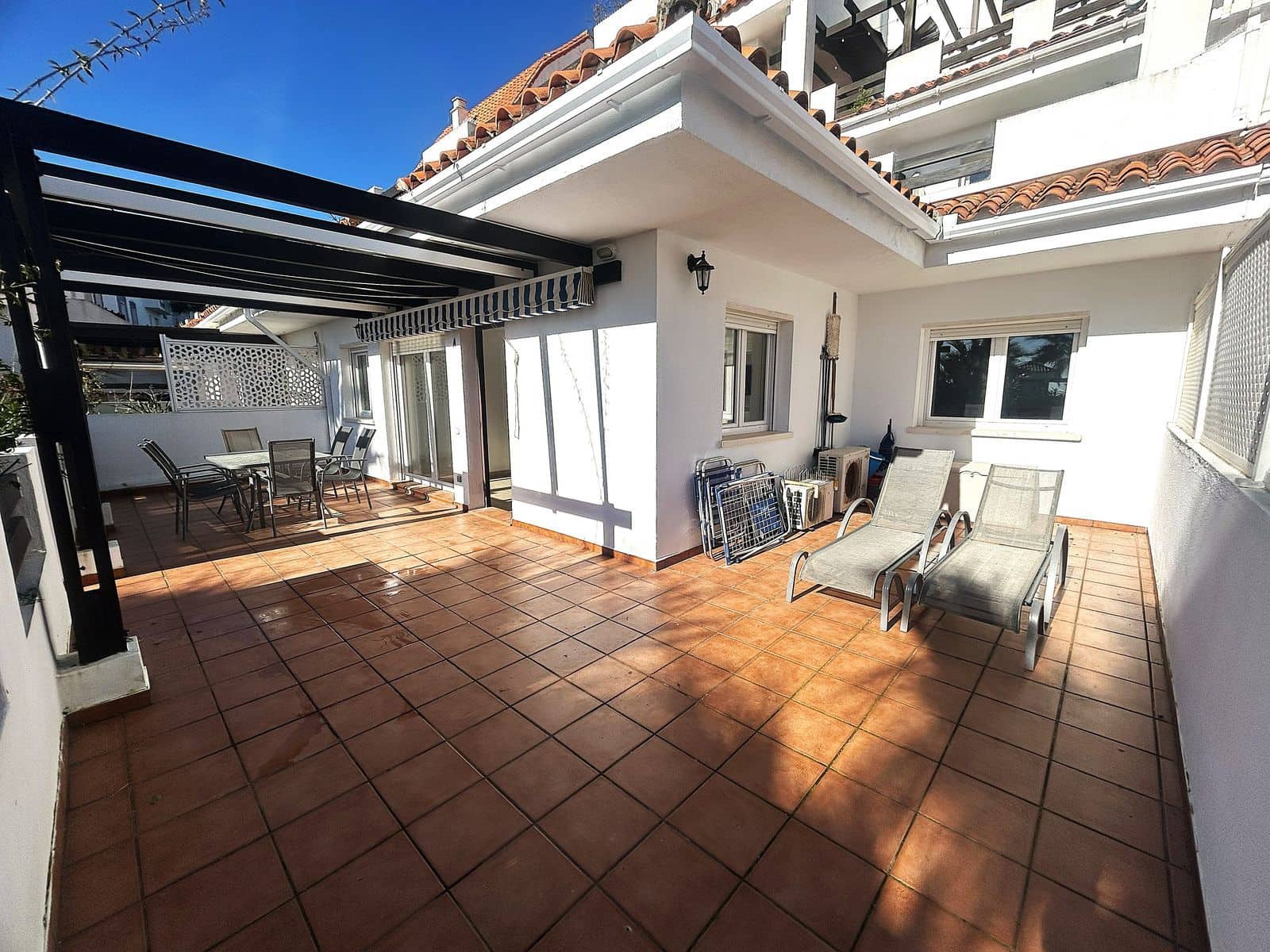 2 makuuhuone Huoneisto myytävänä paikassa Manilva - 265 000 € (Ref: 9615586)