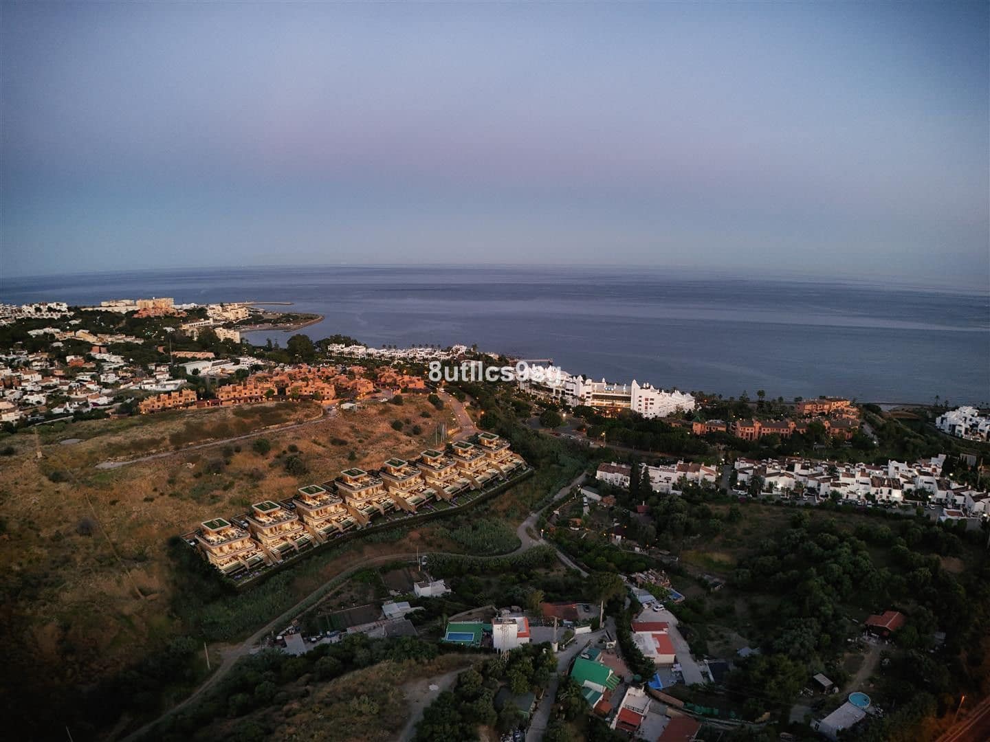 3 soverom Kjedet enebolig til salgs i Estepona - € 1 655 000 (Ref: 9615588)