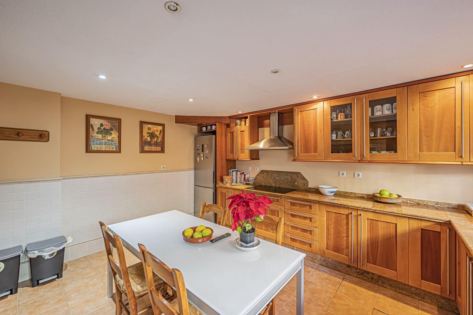 4 makuuhuone Omakotitalo myytävänä paikassa Golden Mile - 879 000 € (Ref: 9615589)