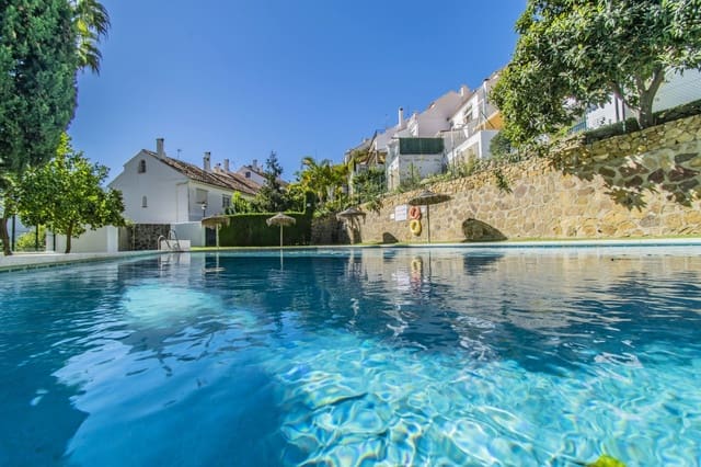 4 makuuhuone Omakotitalo myytävänä paikassa Golden Mile, Marbella - 879 000 € (Ref: 9615589)