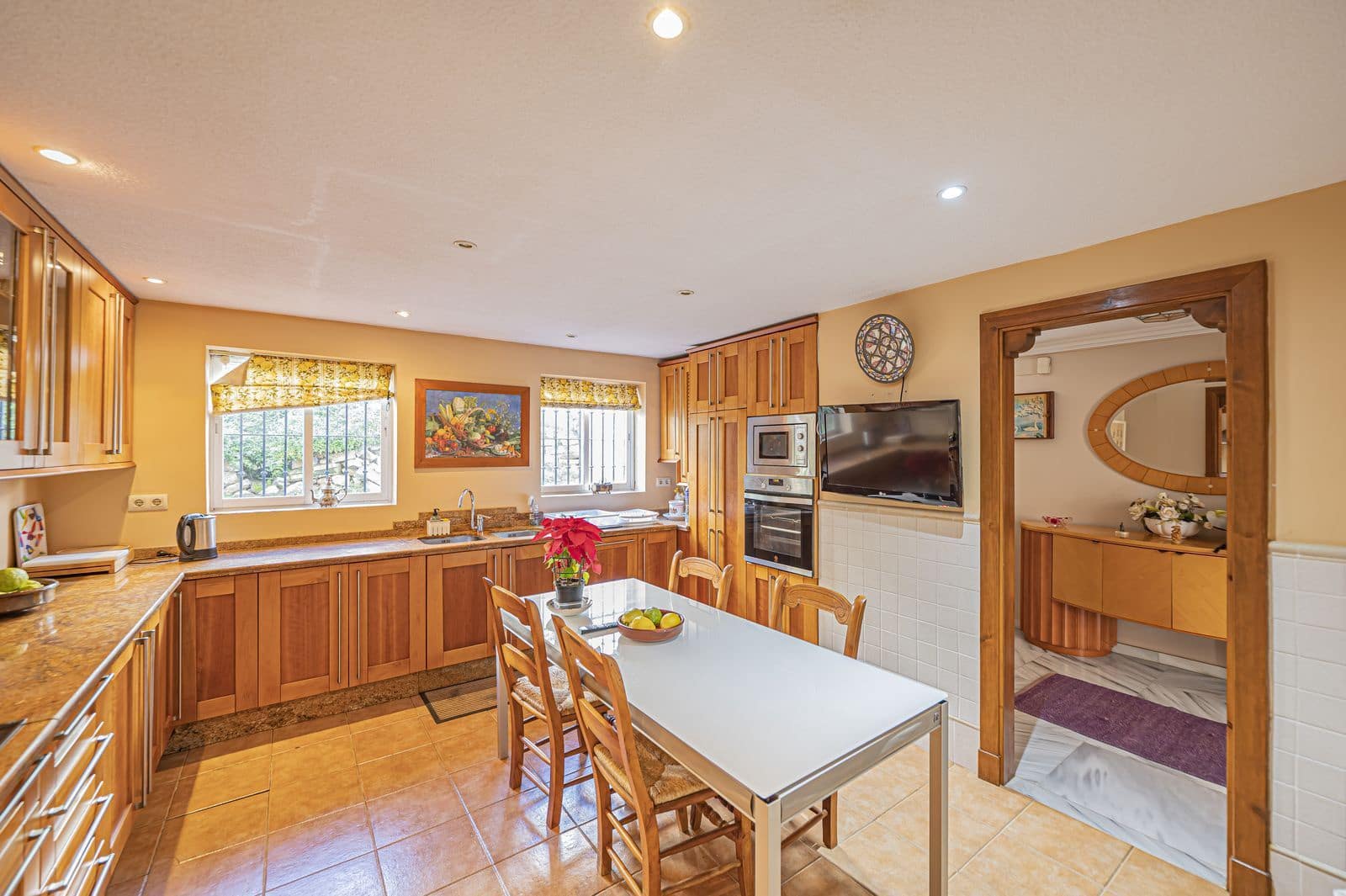 4 makuuhuone Omakotitalo myytävänä paikassa Golden Mile - 879 000 € (Ref: 9615589)