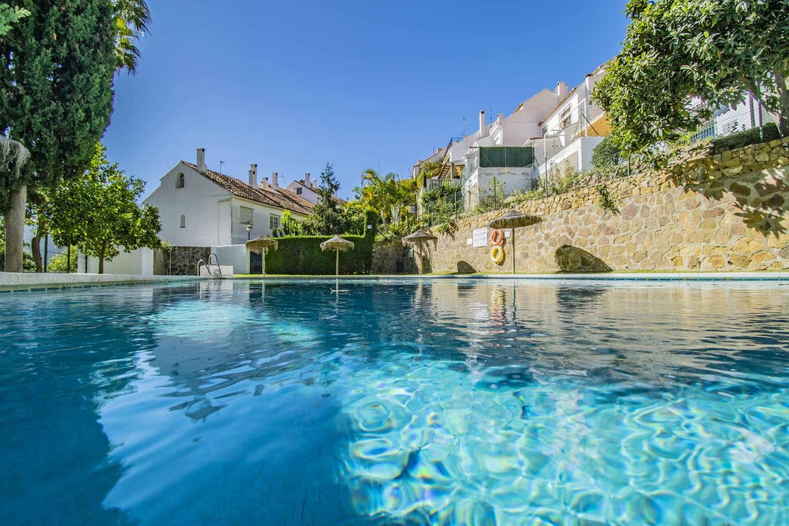 4 makuuhuone Omakotitalo myytävänä paikassa Golden Mile - 879 000 € (Ref: 9615589)