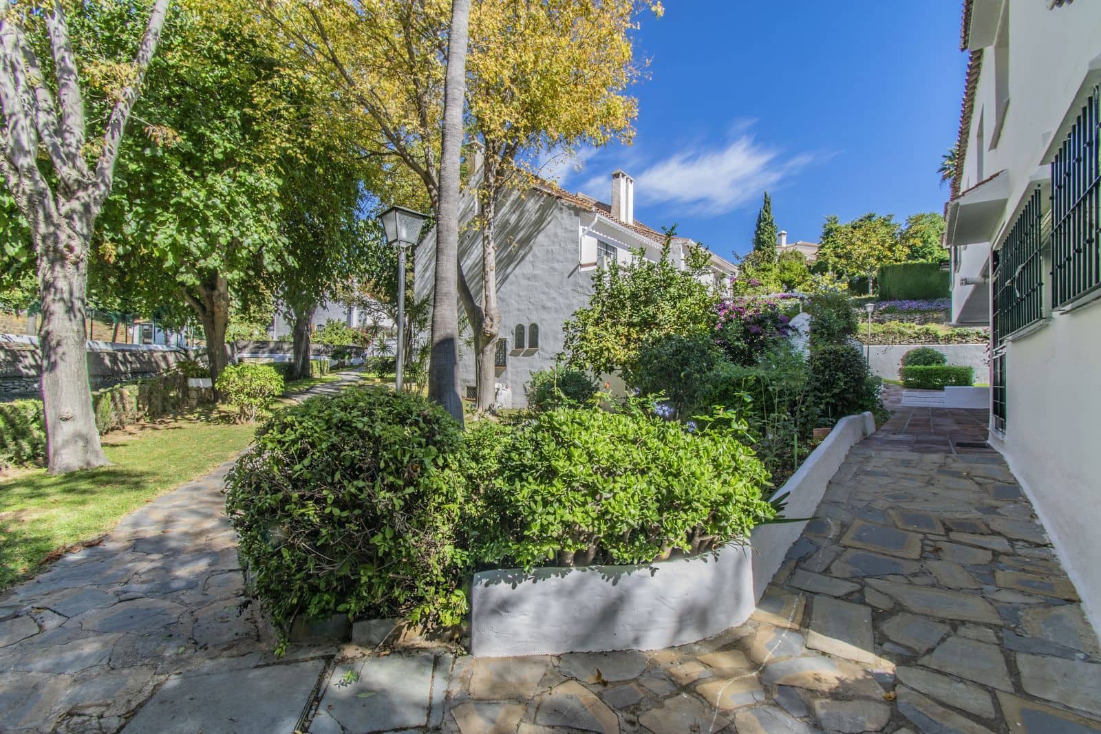 4 makuuhuone Omakotitalo myytävänä paikassa Golden Mile - 879 000 € (Ref: 9615589)