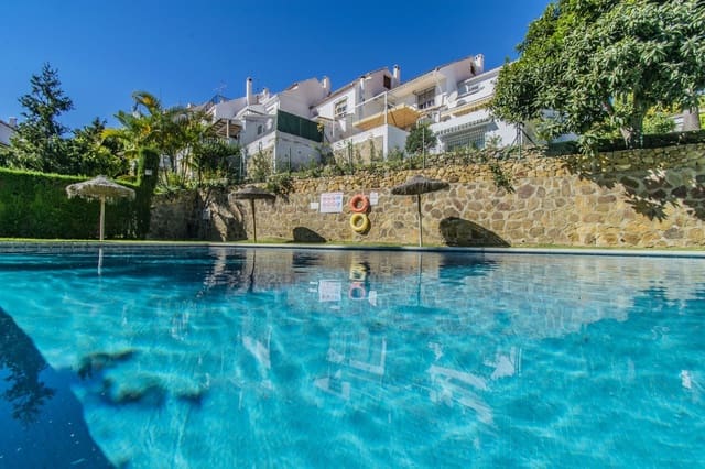 4 makuuhuone Omakotitalo myytävänä paikassa Golden Mile, Marbella - 879 000 € (Ref: 9615589)