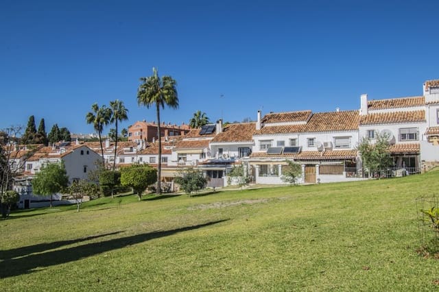 4 makuuhuone Omakotitalo myytävänä paikassa Golden Mile, Marbella - 879 000 € (Ref: 9615589)