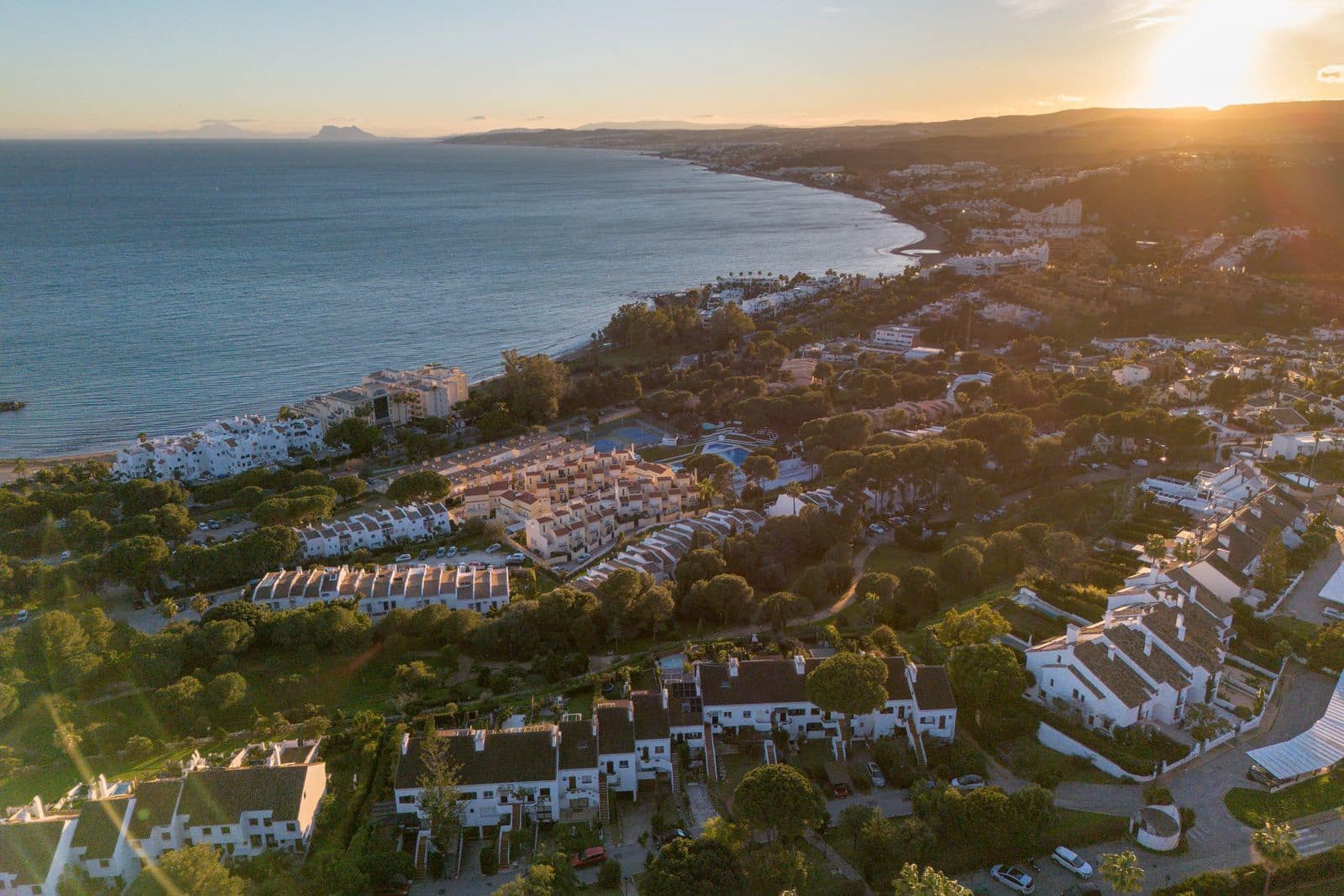 4 soverom Hus til salgs i Estepona - € 675 000 (Ref: 9615595)