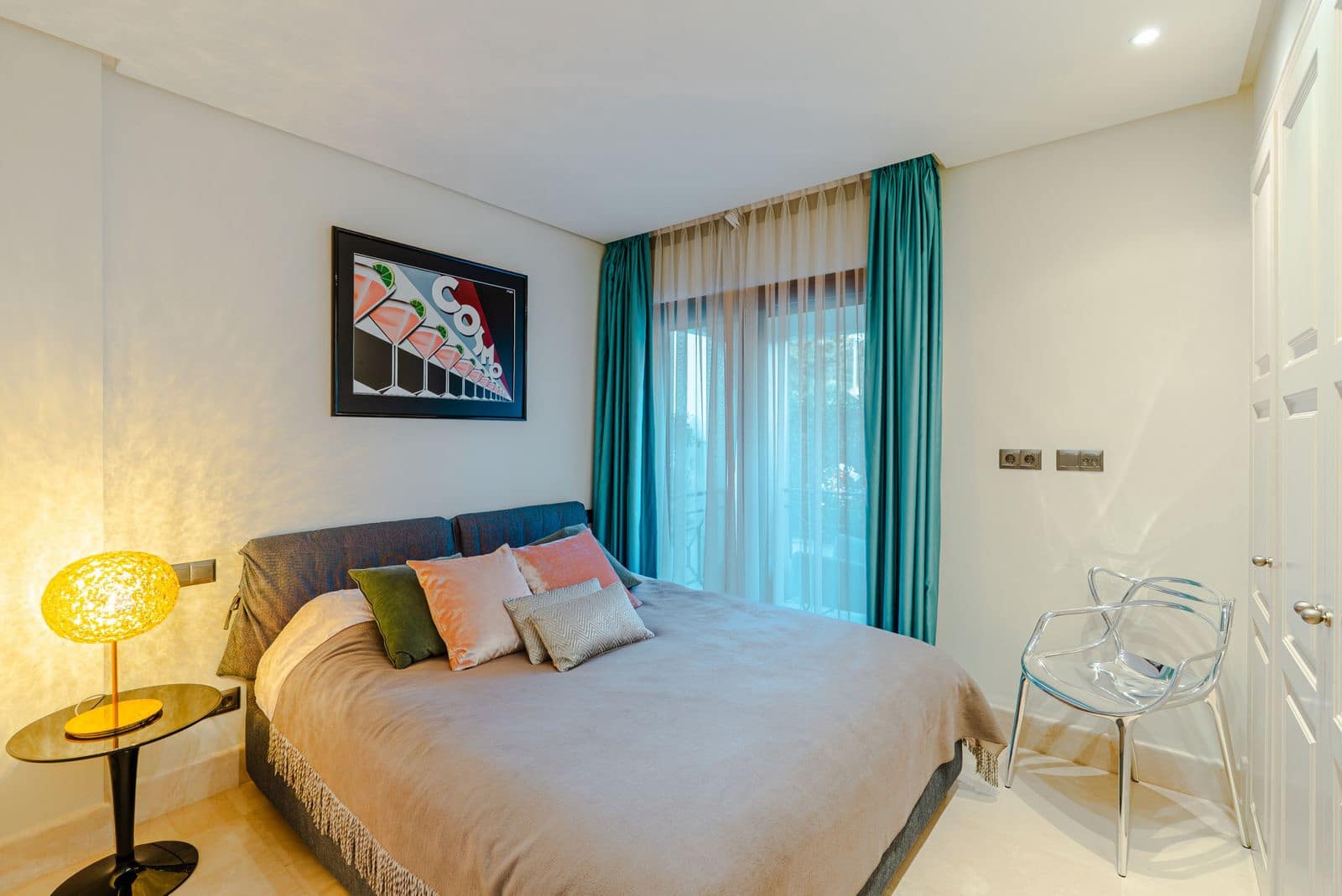 3 bedroom Apartment for sale in Estepona - € 1,700,000 (Ref: 9615599)