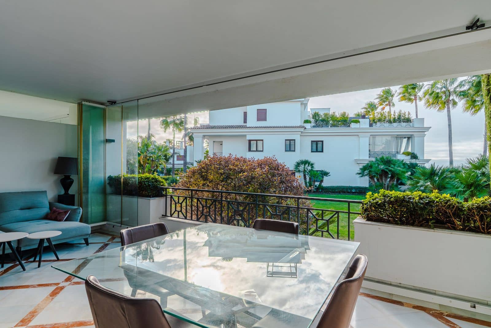 3 bedroom Apartment for sale in Estepona - € 1,700,000 (Ref: 9615599)