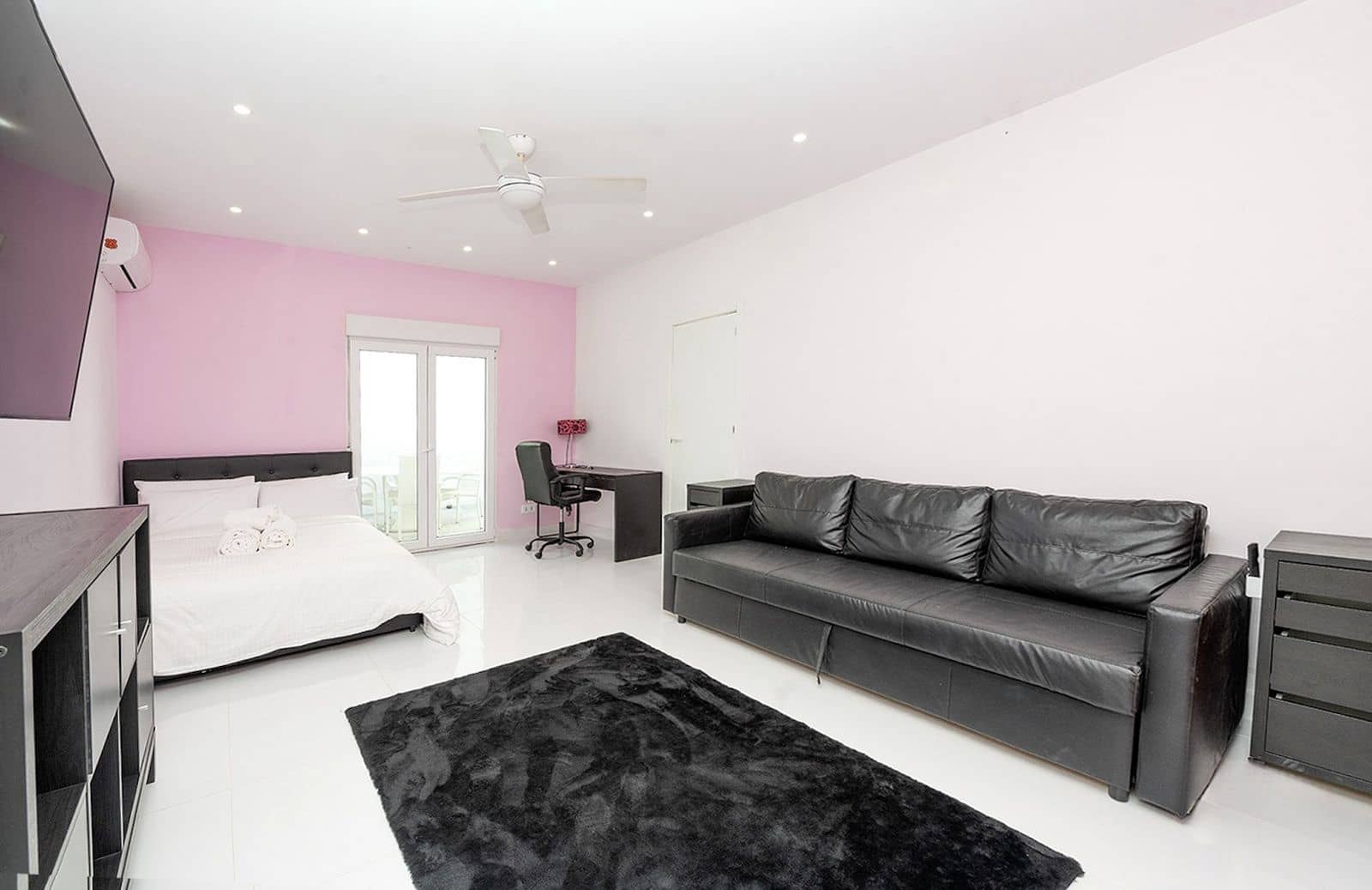 6 bedroom Villa for sale in Benalmadena - € 1,595,000 (Ref: 9615603)