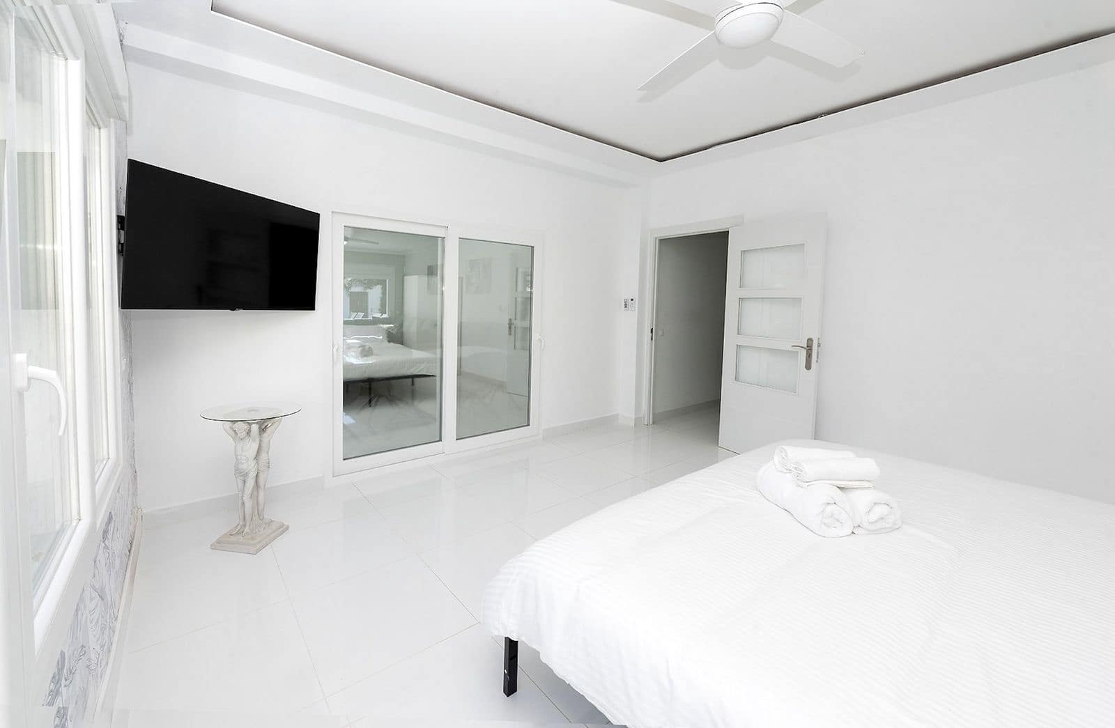 6 bedroom Villa for sale in Benalmadena - € 1,595,000 (Ref: 9615603)