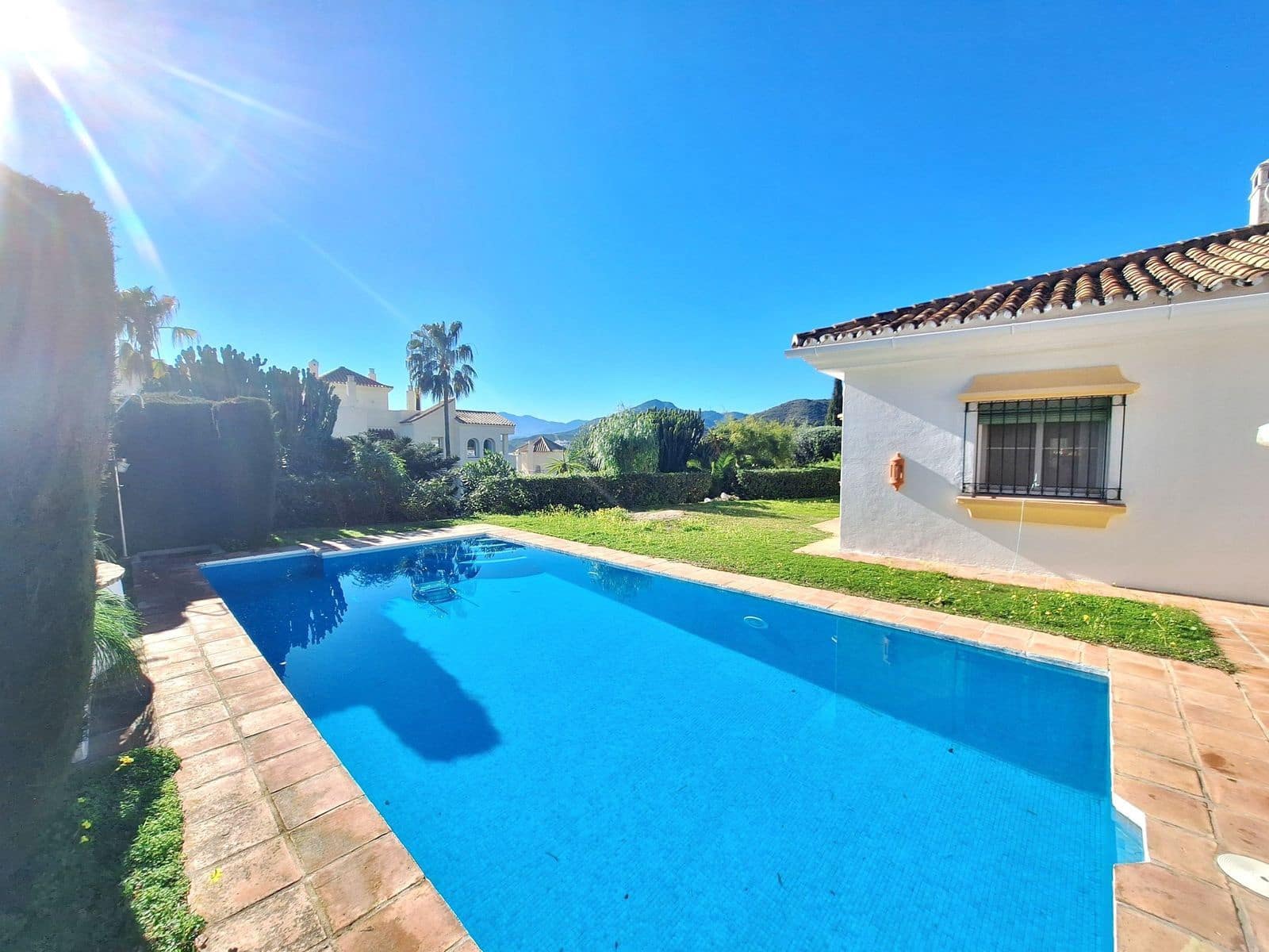 2 sypialnia Willa na sprzedaż w Benahavis - 986 000 € (Ref: 9615604)