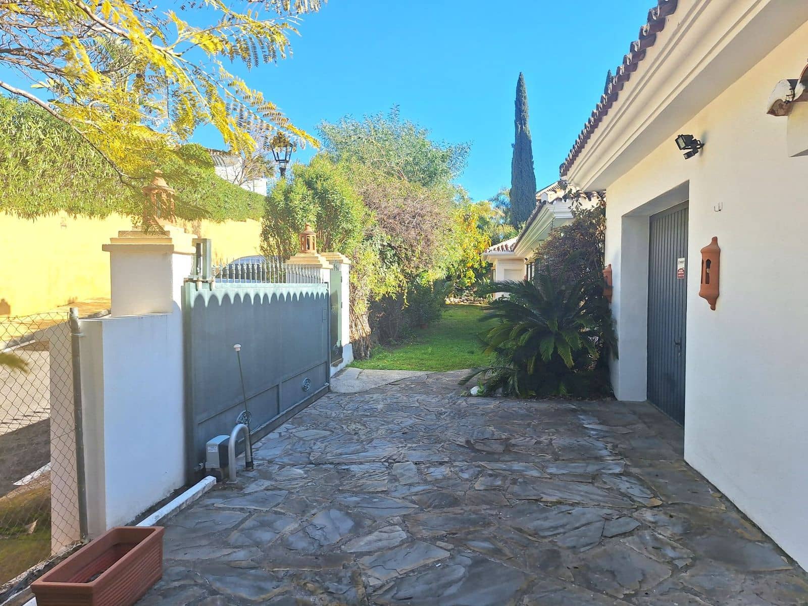 2 sypialnia Willa na sprzedaż w Benahavis - 986 000 € (Ref: 9615604)