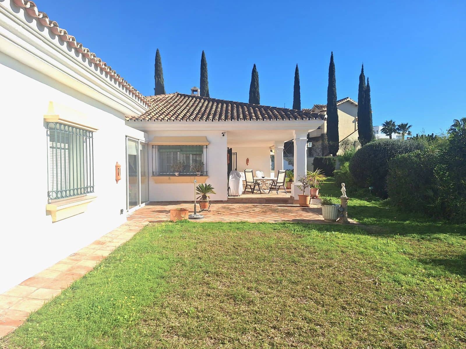 2 sypialnia Willa na sprzedaż w Benahavis - 986 000 € (Ref: 9615604)