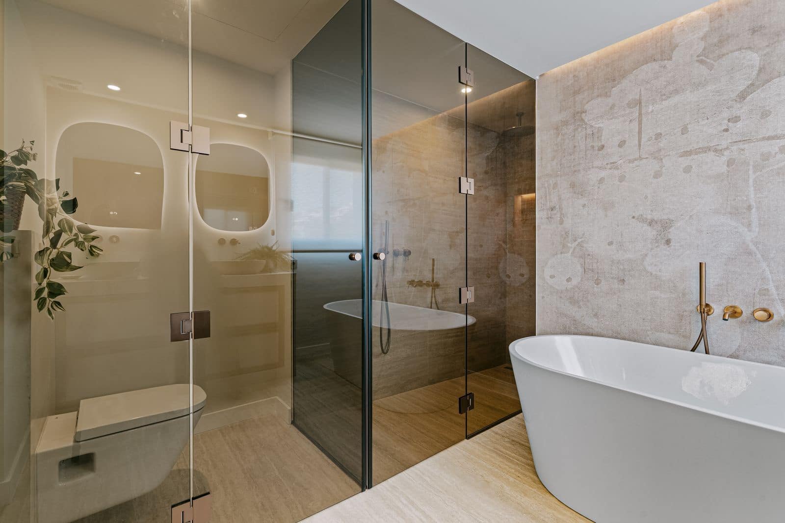 3 bedroom Apartment for sale in Nueva Andalucia - € 1,350,000 (Ref: 9615612)