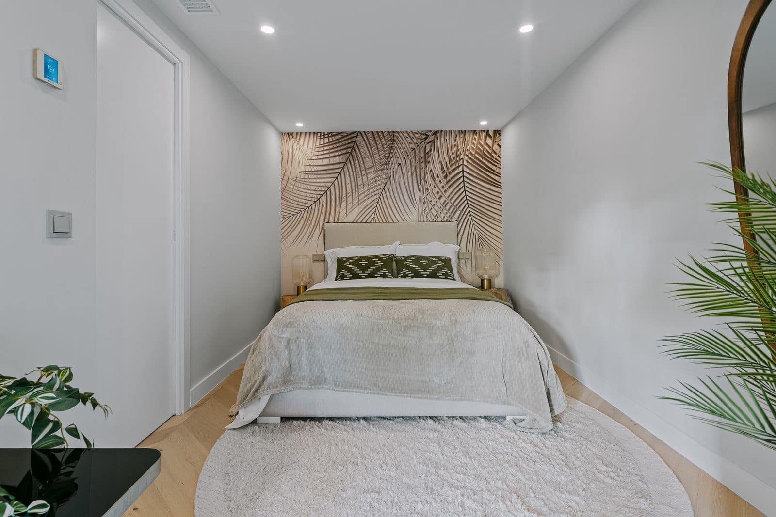 3 bedroom Apartment for sale in Nueva Andalucia - € 1,350,000 (Ref: 9615612)