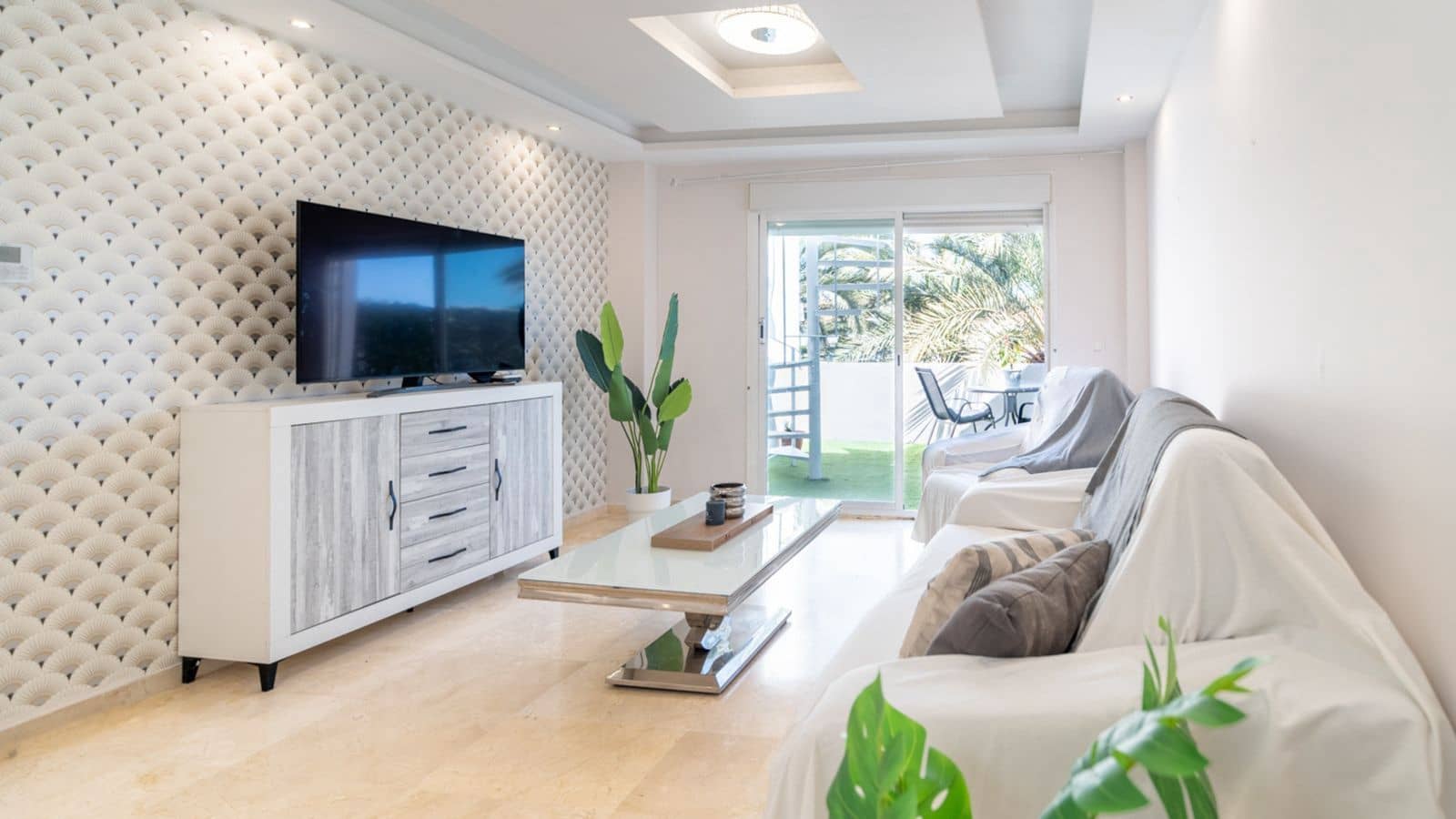 2 bedroom Penthouse for sale in Estepona - € 380,000 (Ref: 9615613)