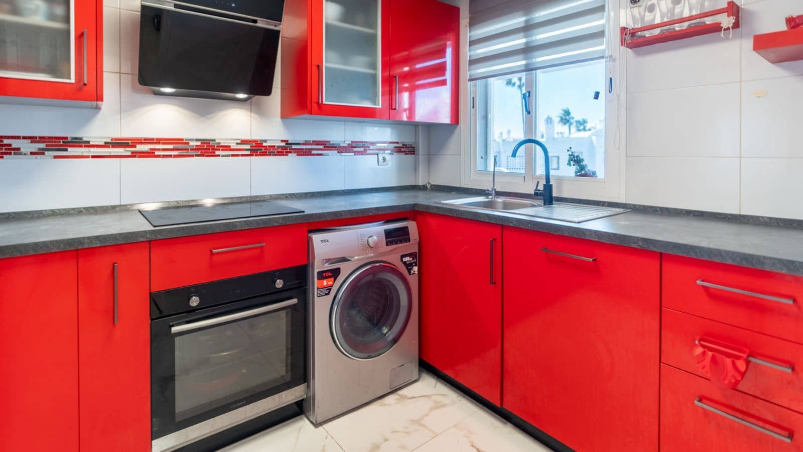 2 bedroom Penthouse for sale in Estepona - € 380,000 (Ref: 9615613)