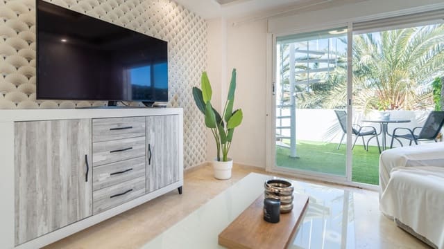 2 bedroom Penthouse for sale in Estepona - € 380,000 (Ref: 9615613)