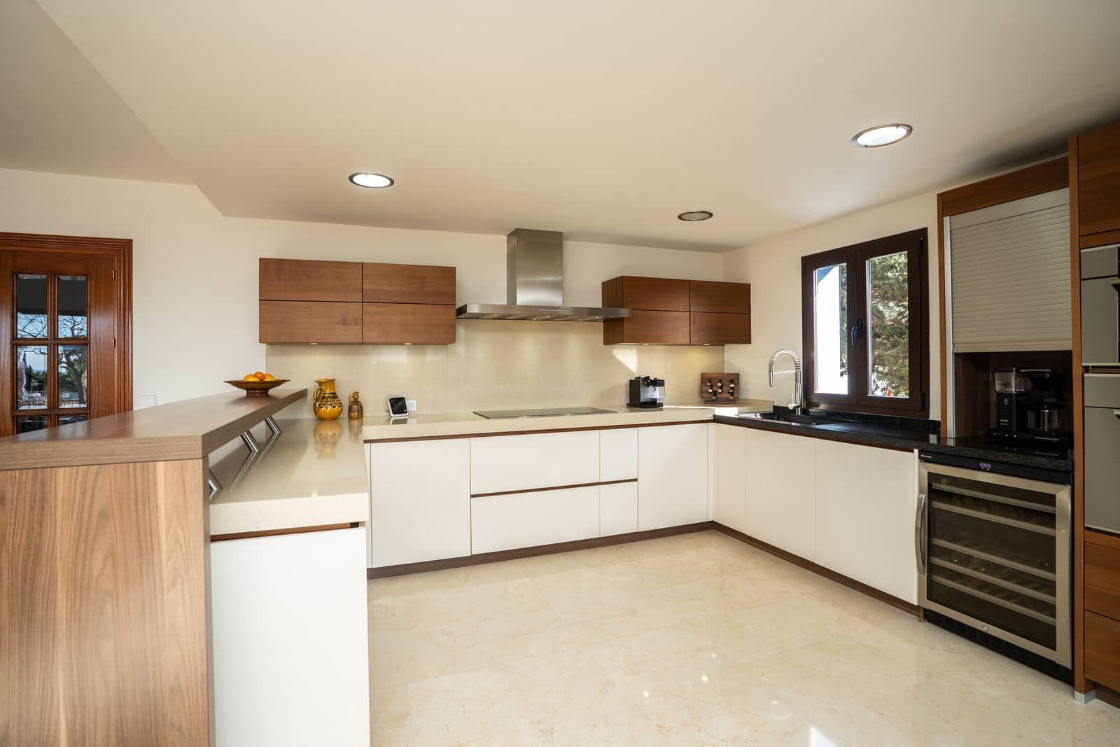 3 slaapkamer Villa te koop in Marbesa - € 2.275.000 (Ref: 9615614)