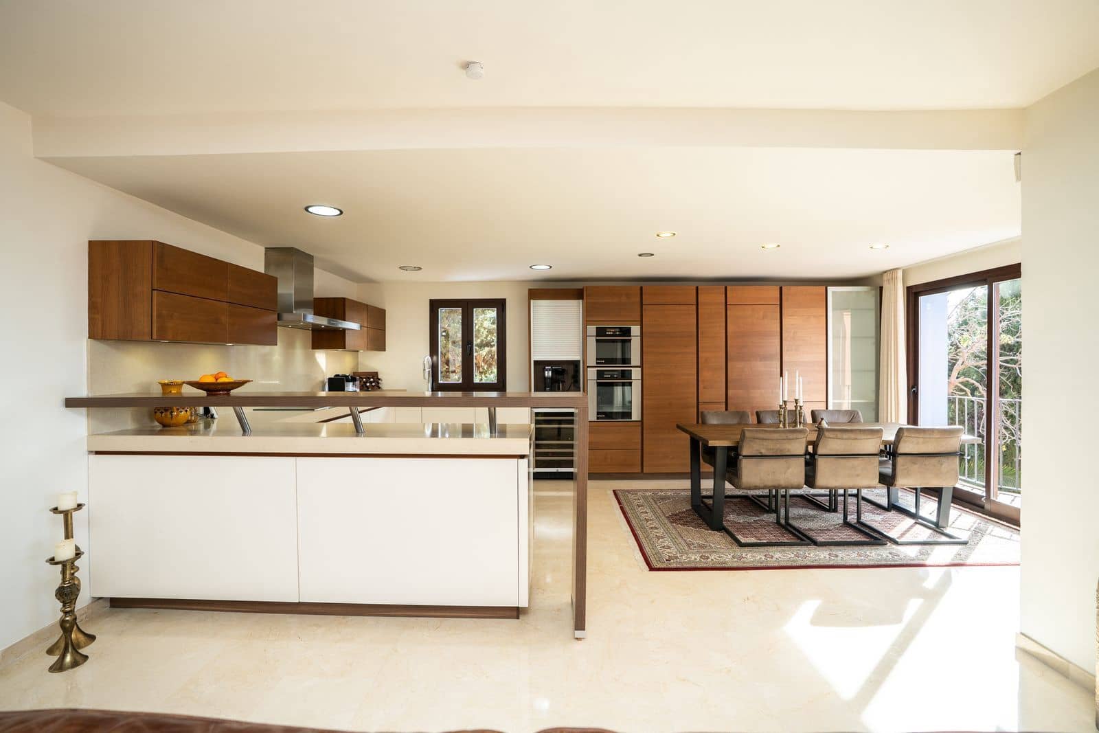 3 slaapkamer Villa te koop in Marbesa - € 2.275.000 (Ref: 9615614)