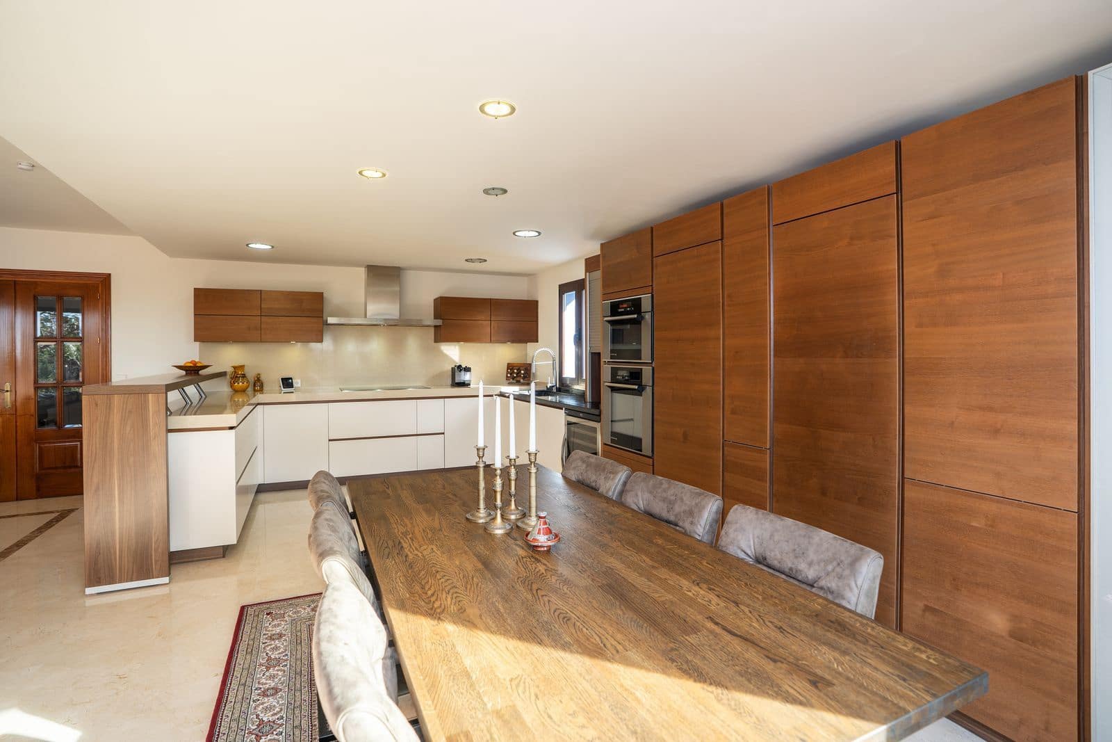 3 slaapkamer Villa te koop in Marbesa - € 2.275.000 (Ref: 9615614)