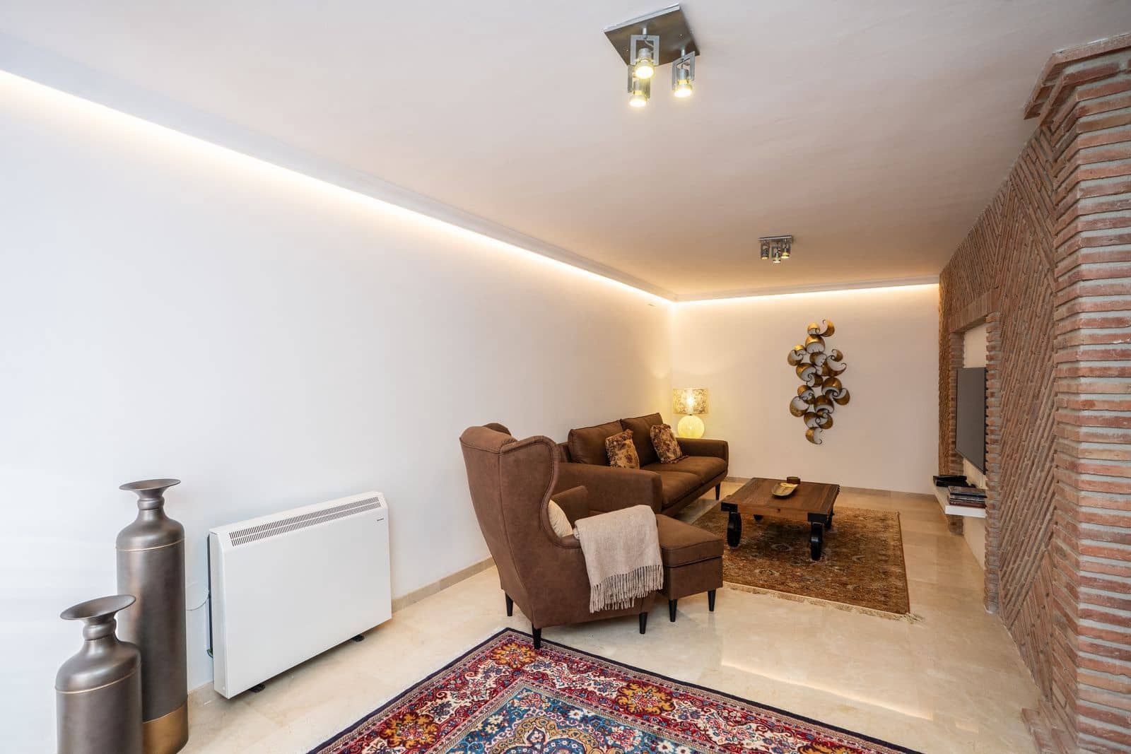 3 slaapkamer Villa te koop in Marbesa - € 2.275.000 (Ref: 9615614)