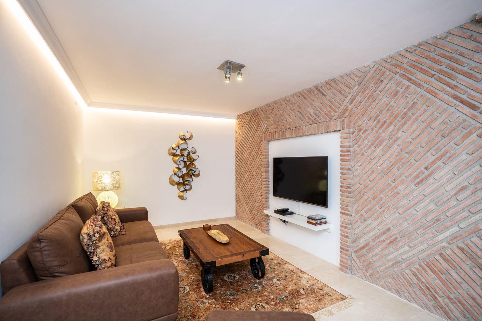 3 slaapkamer Villa te koop in Marbesa - € 2.275.000 (Ref: 9615614)