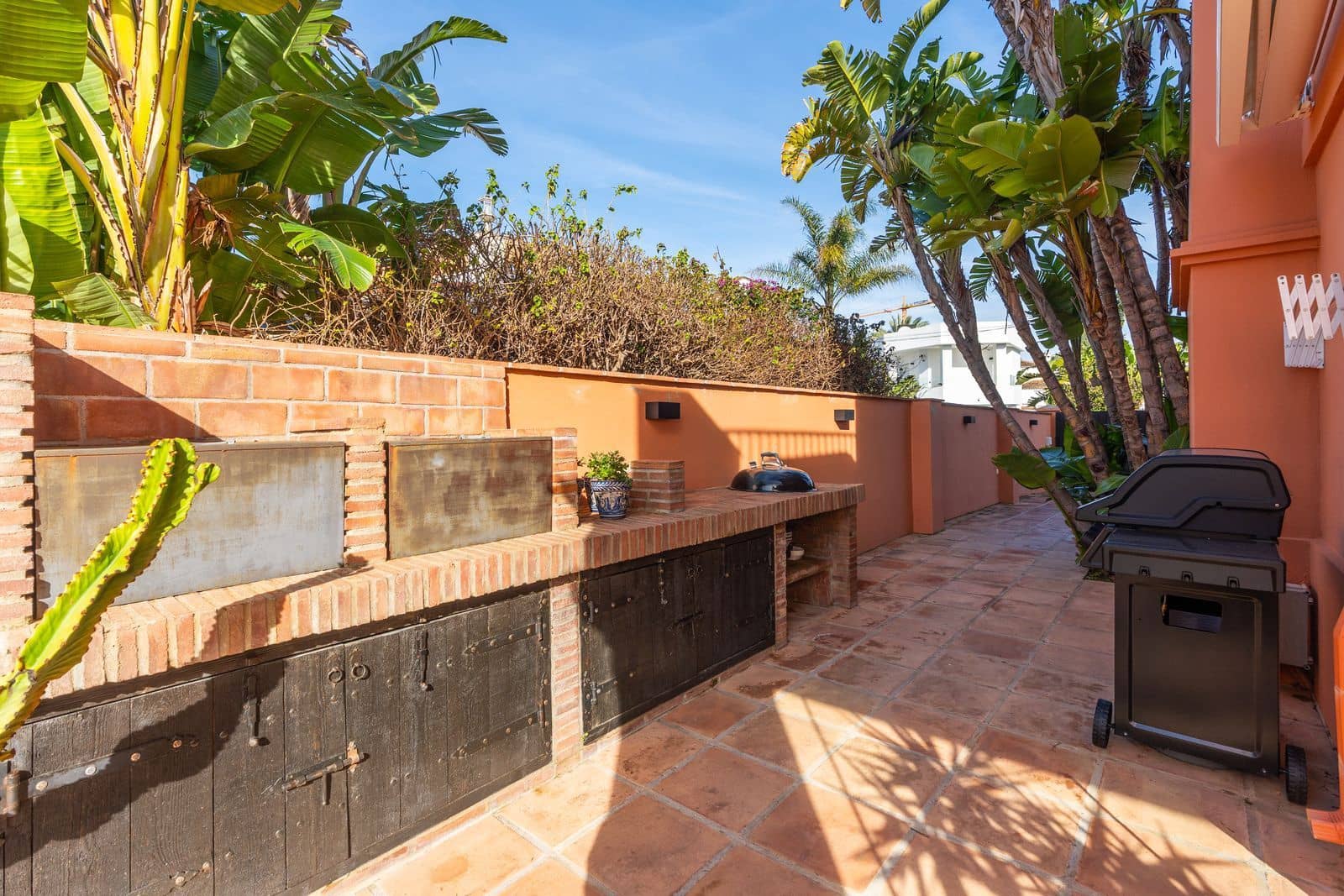 3 slaapkamer Villa te koop in Marbesa - € 2.275.000 (Ref: 9615614)