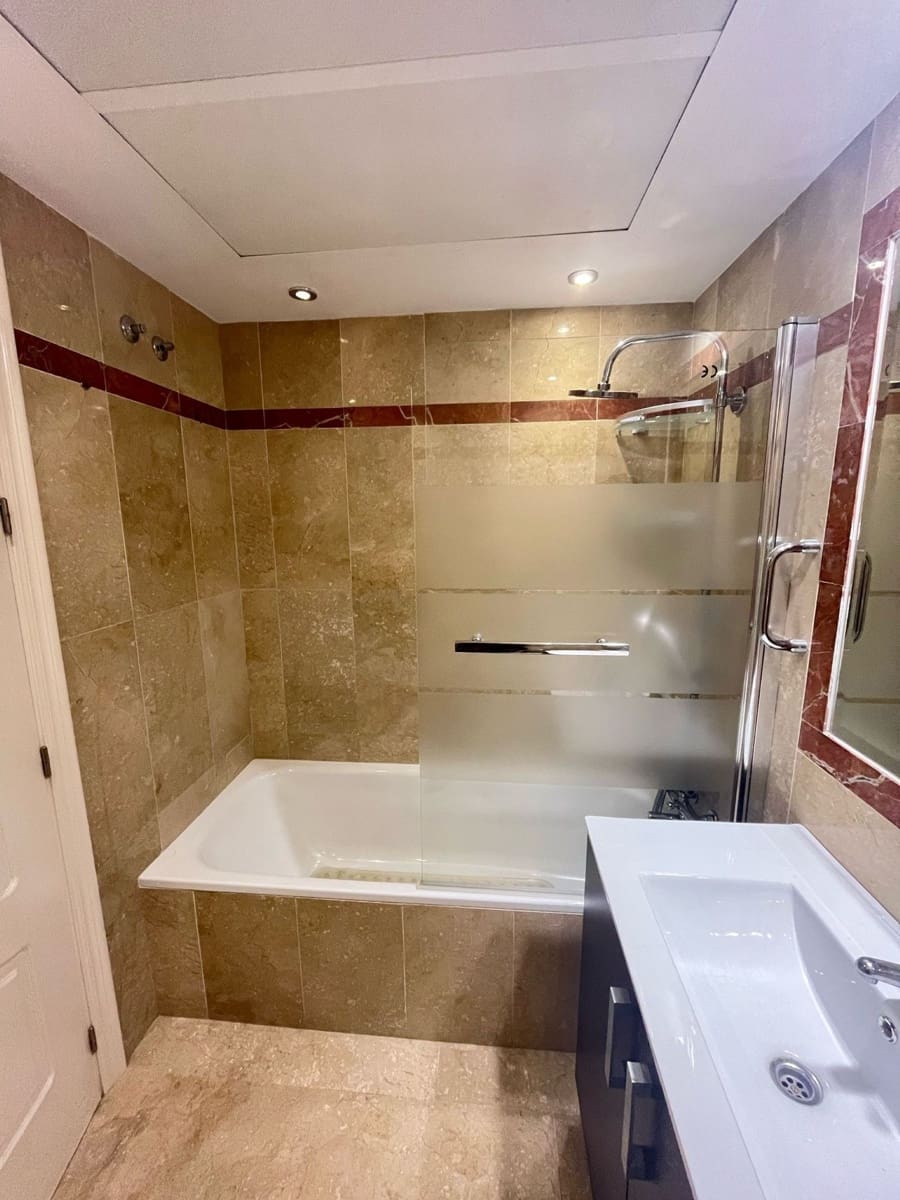 4 sypialnia Dom na sprzedaż w Nueva Andalucia - 670 000 € (Ref: 9651378)