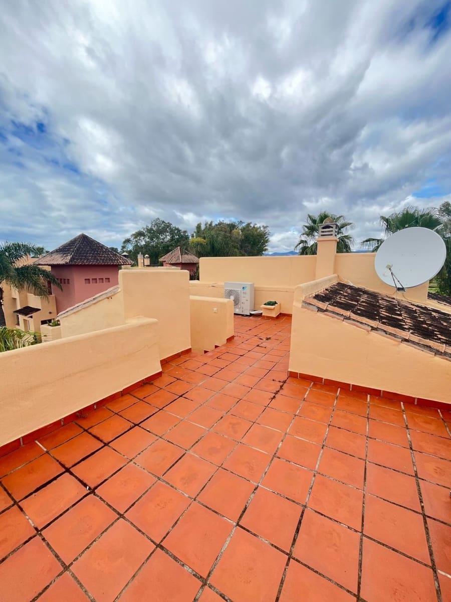 4 sypialnia Dom na sprzedaż w Nueva Andalucia - 670 000 € (Ref: 9651378)