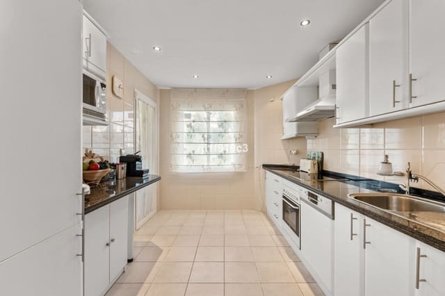 3 Zimmer Apartment zu verkaufen in Elviria, Marbella - 750.000 € (Ref: 9651382)