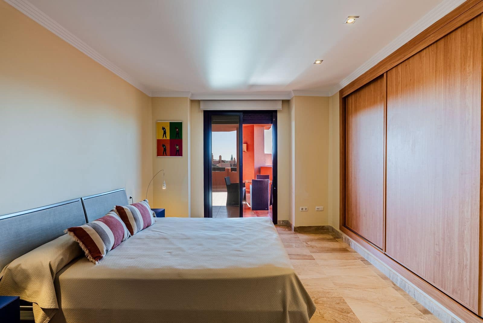 Apartamento de 3 habitaciones en New Golden Mile en venta - 1.075.000 € (Ref: 9651387)