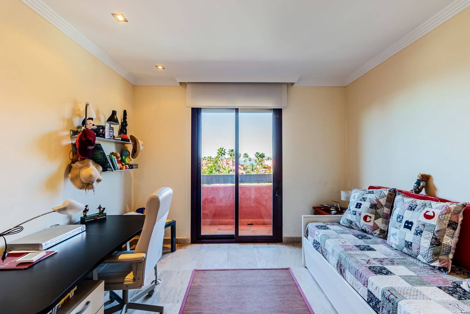 Apartamento de 3 habitaciones en New Golden Mile en venta - 1.075.000 € (Ref: 9651387)