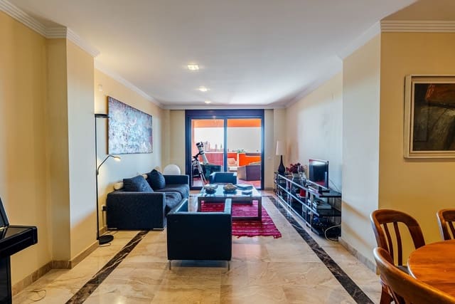 Apartamento de 3 habitaciones en New Golden Mile, Estepona en venta - 1.075.000 € (Ref: 9651387)