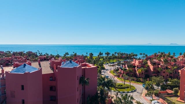 Apartamento de 3 habitaciones en New Golden Mile, Estepona en venta - 1.075.000 € (Ref: 9651387)