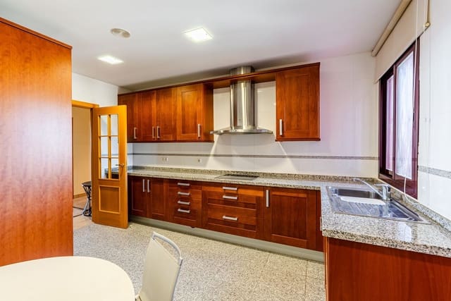Apartamento de 3 habitaciones en New Golden Mile, Estepona en venta - 1.075.000 € (Ref: 9651387)