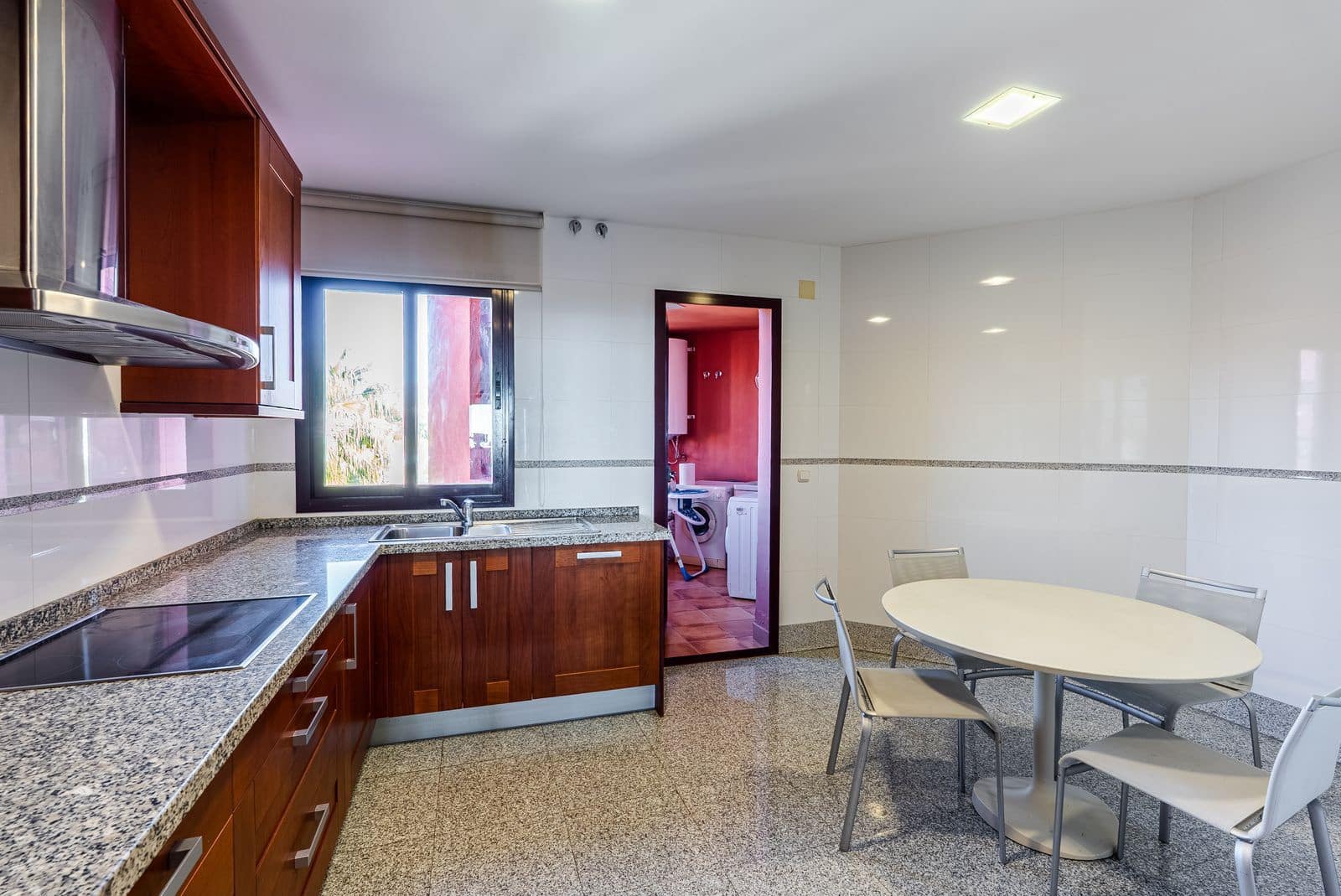 Apartamento de 3 habitaciones en New Golden Mile en venta - 1.075.000 € (Ref: 9651387)