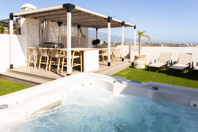 3 soverom Penthouse til salgs i El Paraiso, Estepona - € 750 000 (Ref: 9651389)