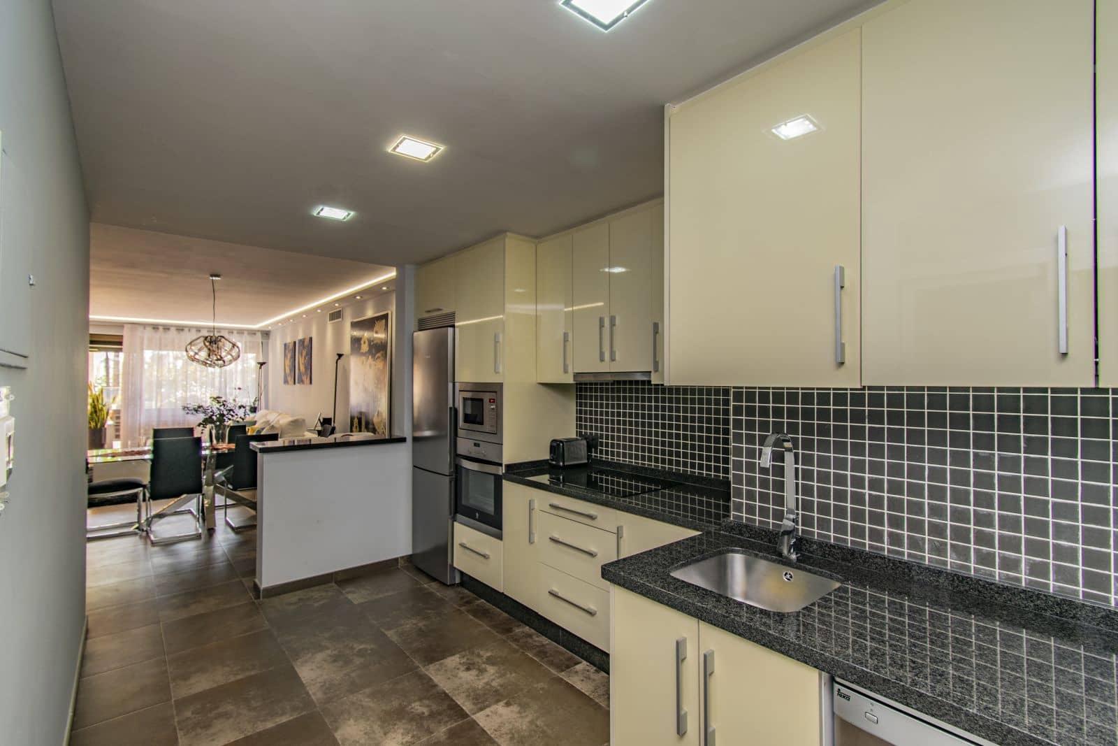 2 Zimmer Apartment zu verkaufen in Marbella - 480.000 € (Ref: 9651390)