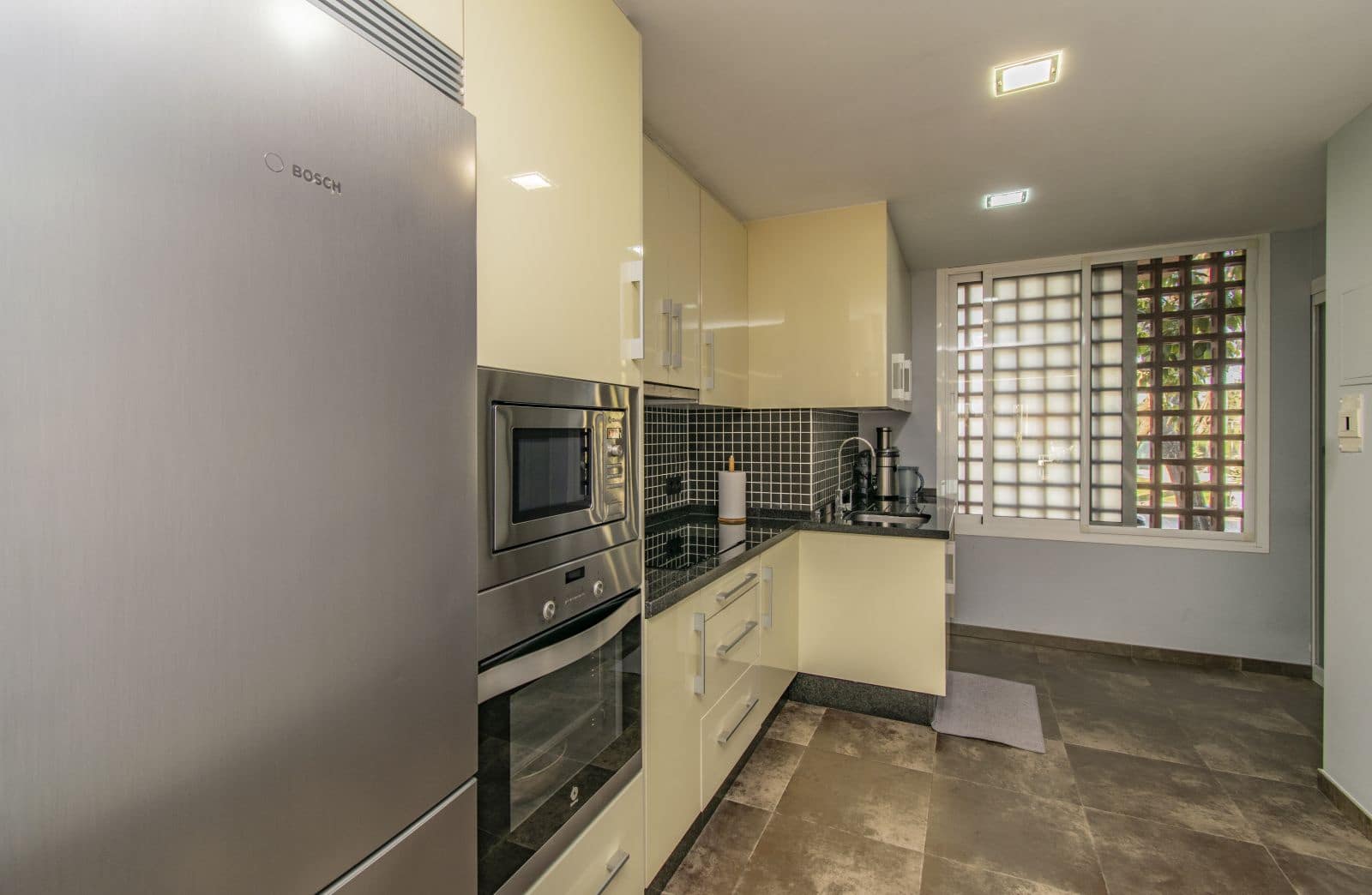 2 Zimmer Apartment zu verkaufen in Marbella - 480.000 € (Ref: 9651390)