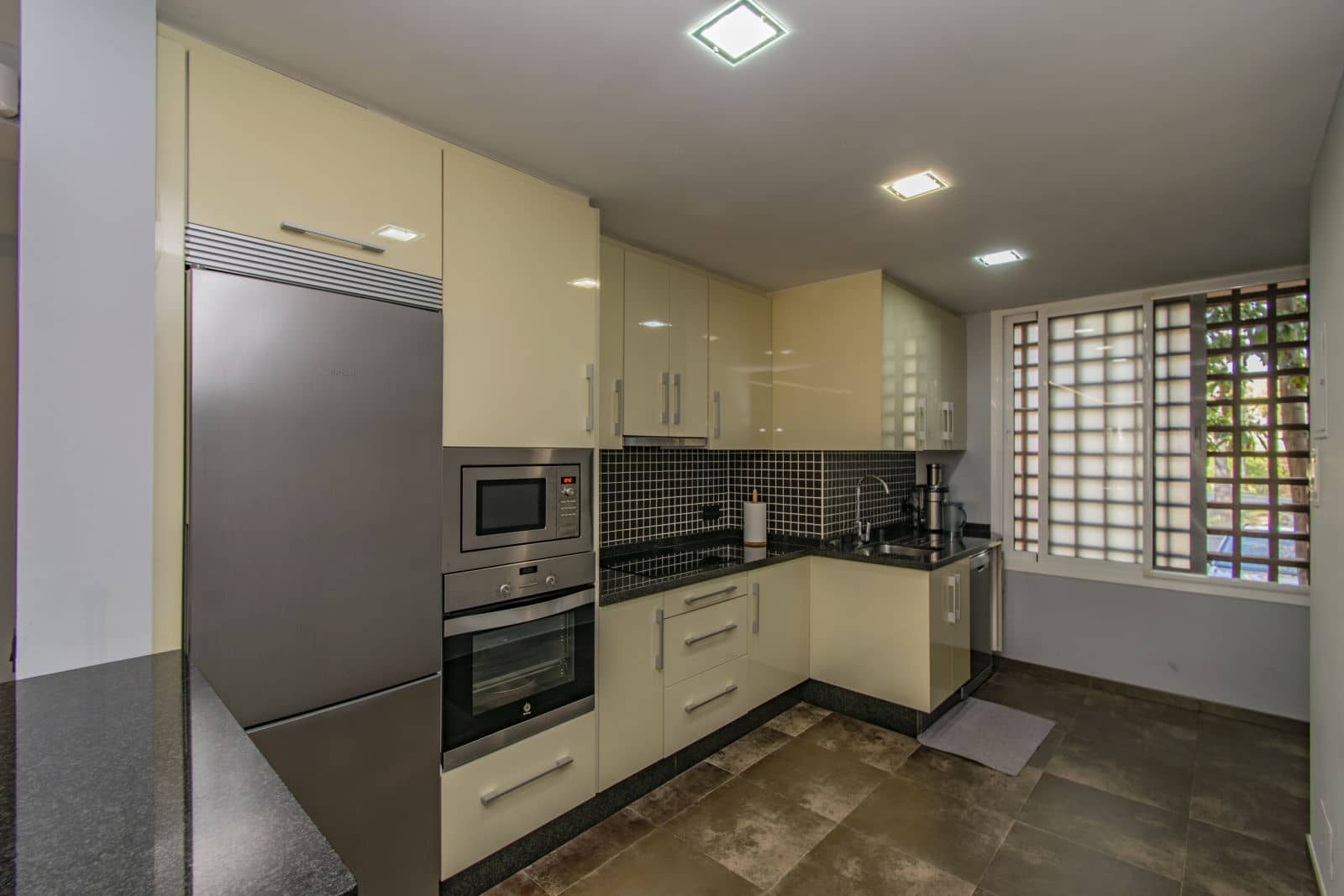 2 Zimmer Apartment zu verkaufen in Marbella - 480.000 € (Ref: 9651390)