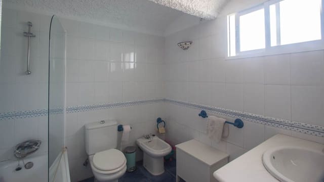 Casa de 3 habitaciones en Bahía Dorada, Estepona en venta - 479.000 € (Ref: 9651400)