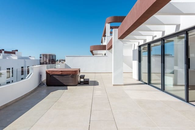 Ático de 4 habitaciones en Cancelada, Estepona en venta - 1.150.000 € (Ref: 9651402)