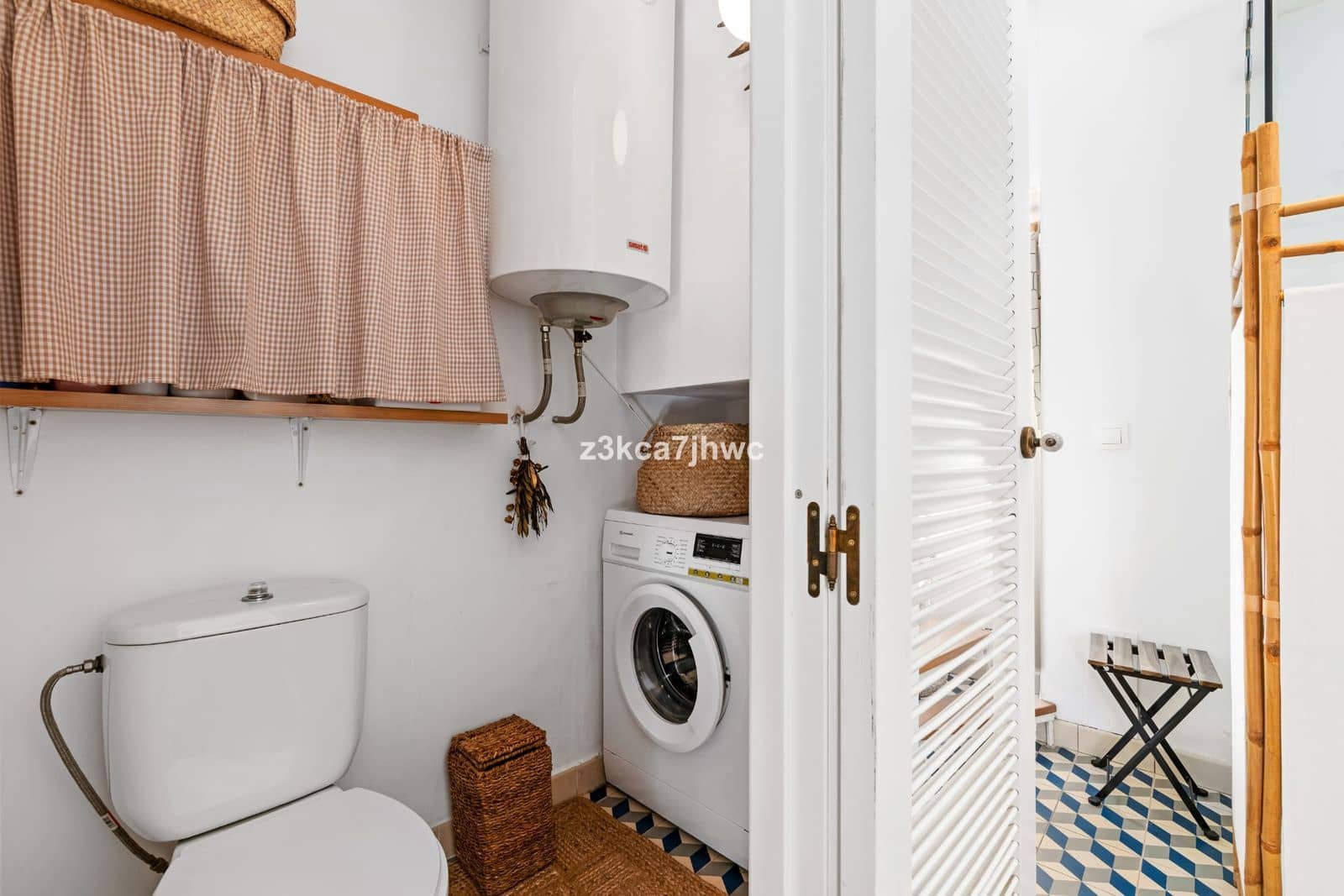 2 makuuhuone Omakotitalo myytävänä paikassa Estepona - 380 000 € (Ref: 9651408)