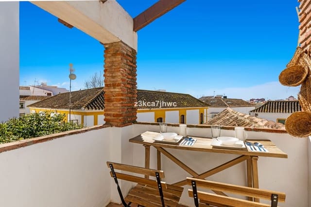 2 makuuhuone Omakotitalo myytävänä paikassa Estepona - 380 000 € (Ref: 9651408)