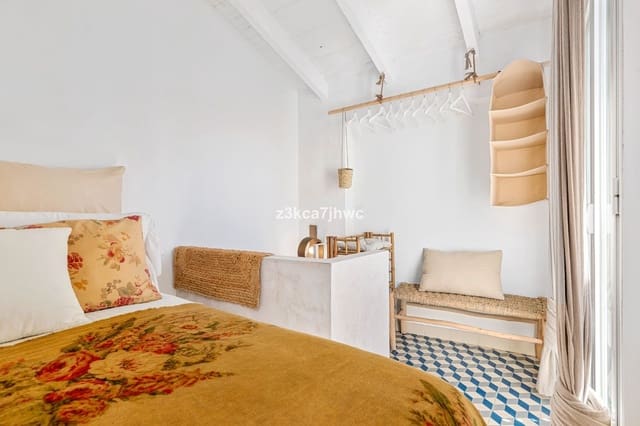 2 makuuhuone Omakotitalo myytävänä paikassa Estepona - 380 000 € (Ref: 9651408)