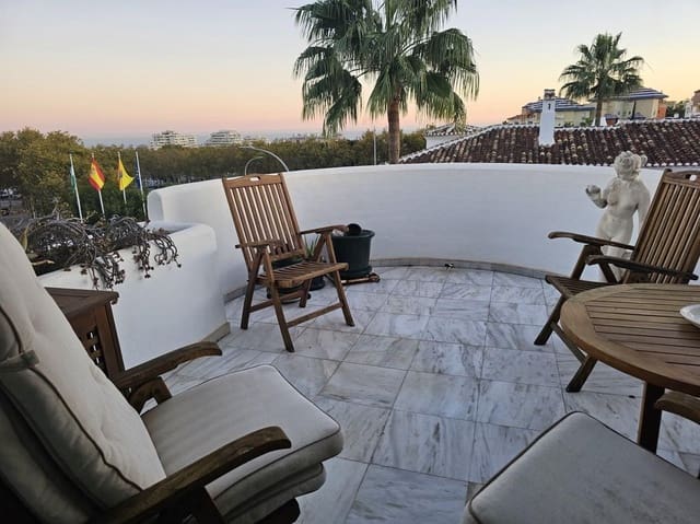 Ático de 2 habitaciones en Benalmadena Costa, Benalmádena en venta - 448.000 € (Ref: 9651418)