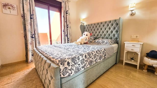 2 quarto Penthouse para venda em La Duquesa / Puerto de la Duquesa, Manilva - 335 000 € (Ref: 9651427)